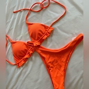 Women’s bikini set size medium!!